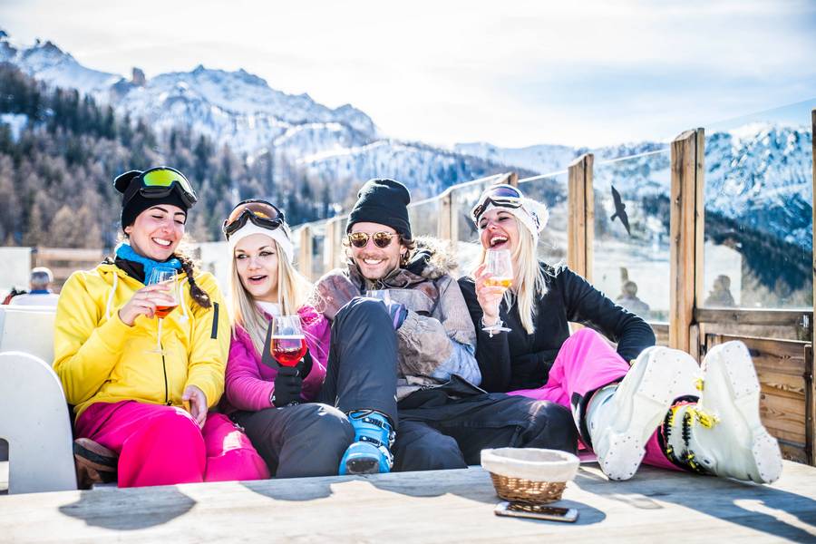 Tips to Stay Warm When Hosting an Outdoor Winter Party